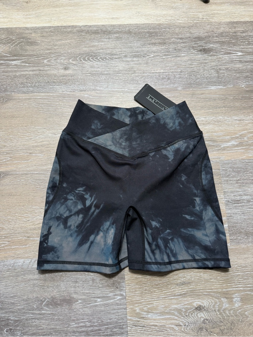 Alphalete Criss Cross Waist Shorts New, Tie Dye